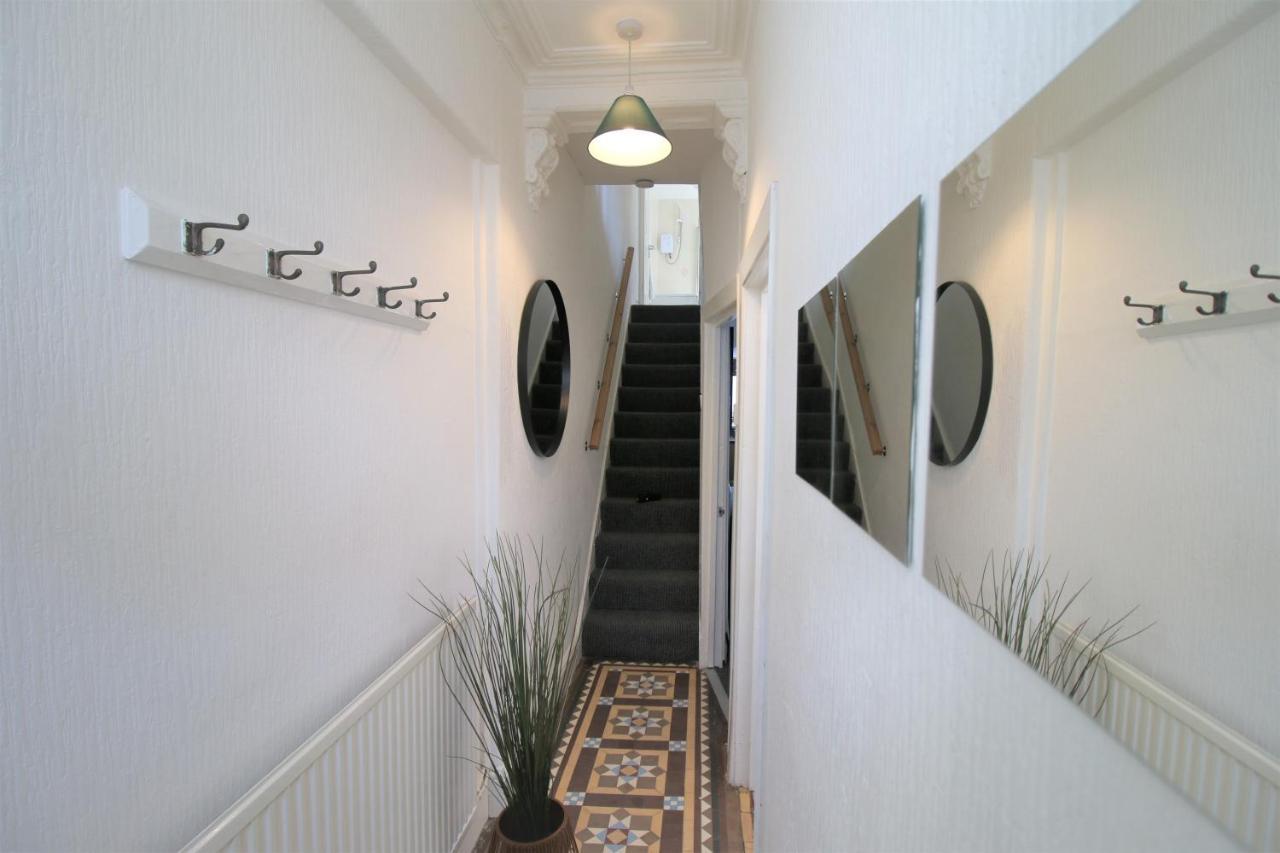 Three Bedroom Townhouse - Free Local Parking - By Property Promise Cardiff Exterior photo